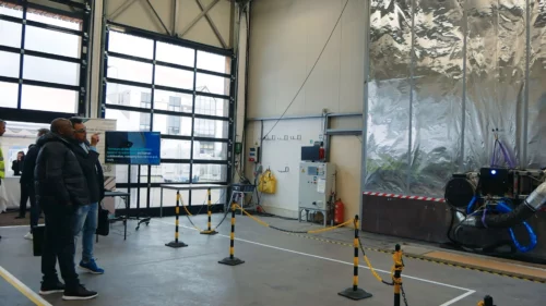 Qlayers провела демонстрацию робота 10Q для специалистов по промышленным покрытиям из пяти стран