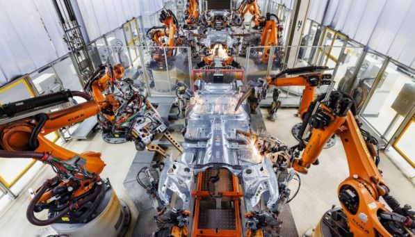 Audi внедряет ИИ в покрасочный цех: мониторинг КТЛ, обнаружение дефектов и роботизация на заводах VW Group